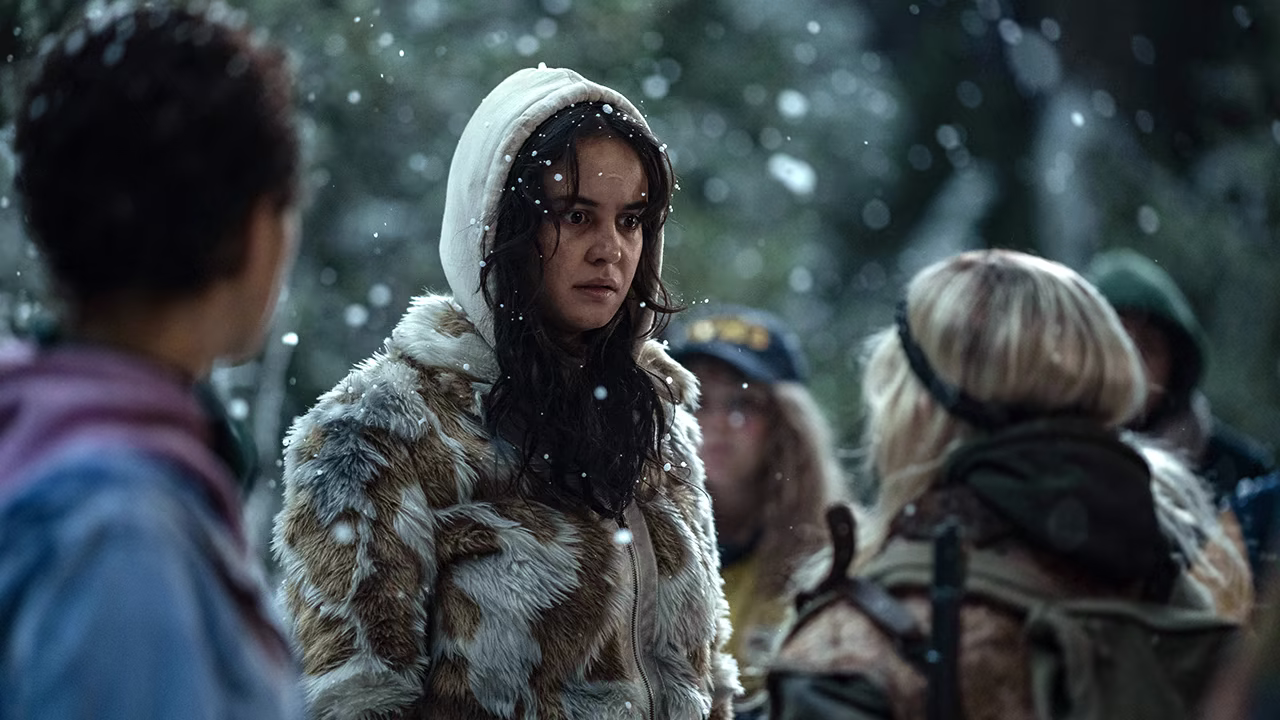 Courtney Eaton as Lottie