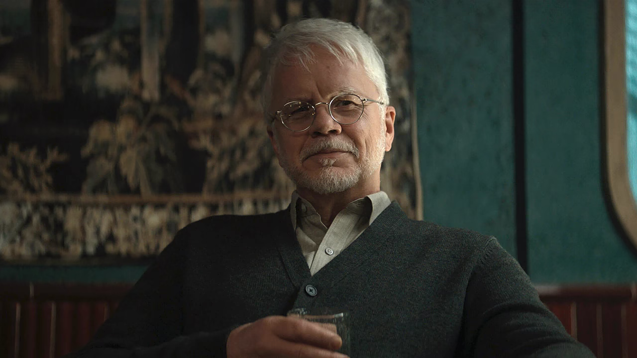 Tim Robbins as Bernard Holland