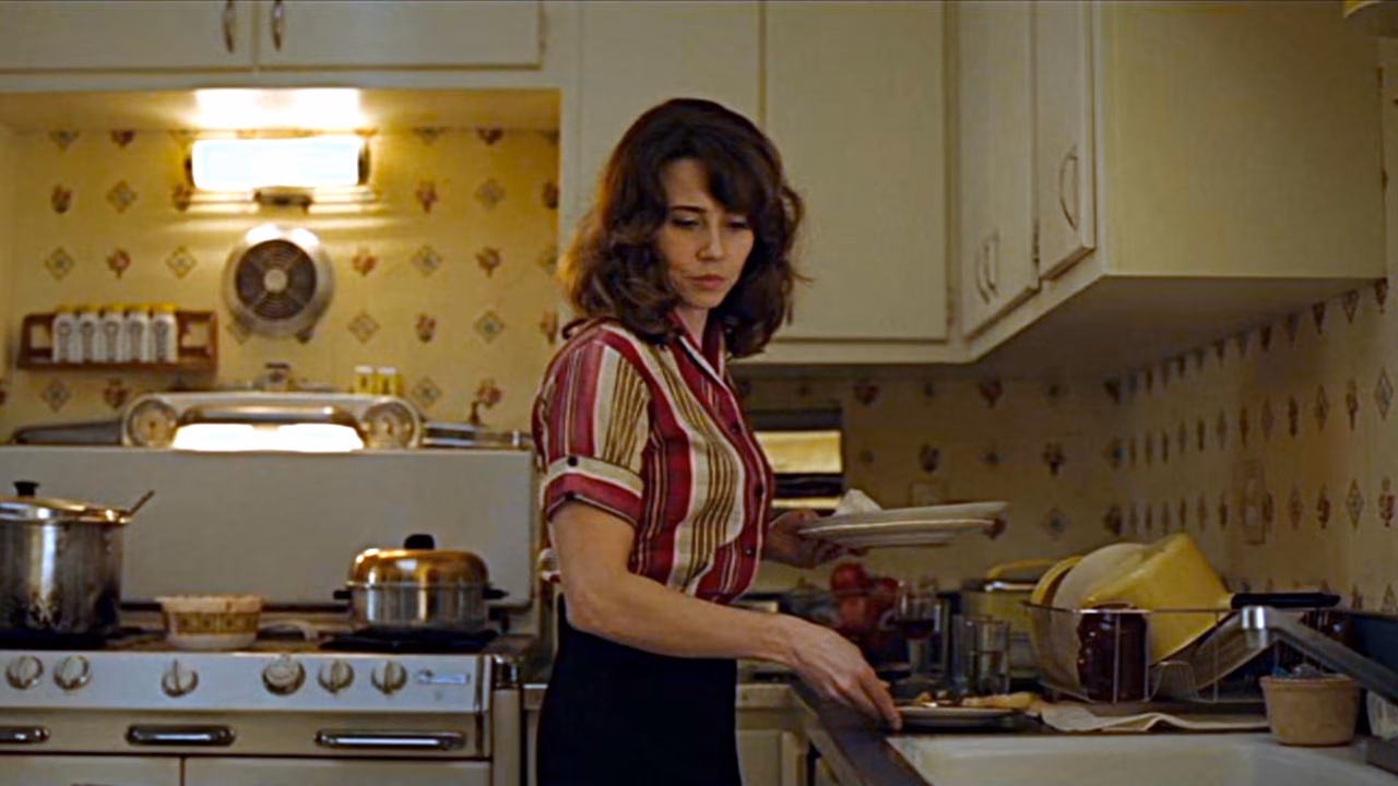 Linda Cardellini as Dolores Venere